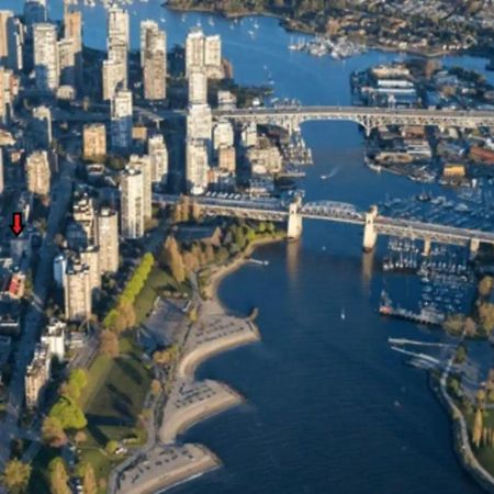 Апартаменты Unique Downtown Experience Steps From English Bay Ванкувер Экстерьер фото